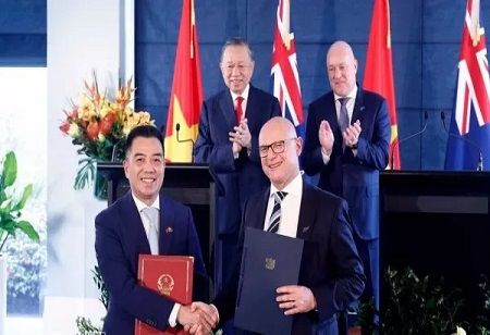 Vietnam, New Zealand Leaders Witness Key Cooperation Deals
